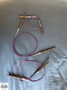 The Circular knitting needles of varying lengths